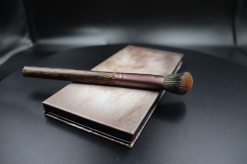 MB002 Wooden Angled Brush Blush Brush