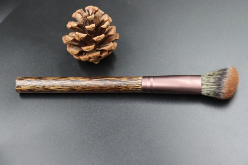 MB002 Wooden Angled Brush Blush Brush