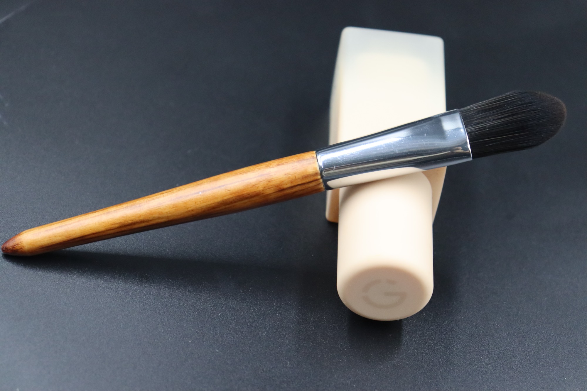 MF004 small wooden liquid foundation brush