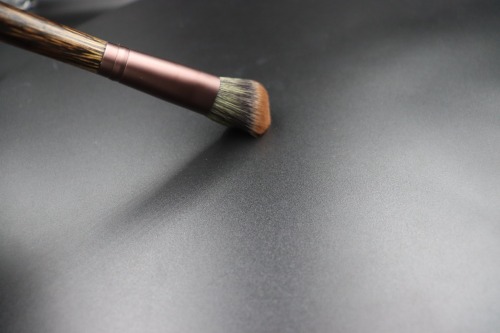 MB002 Wooden Angled Brush Blush Brush
