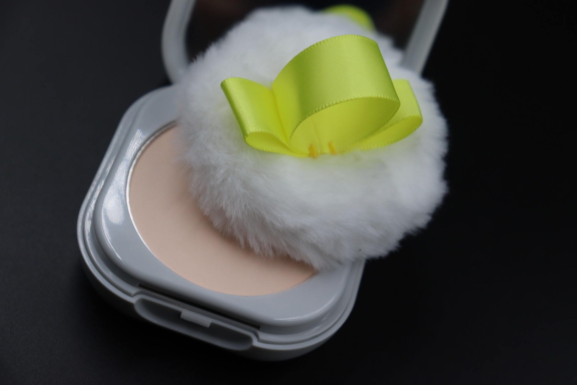 Factory wholesale flocking powder puff round makeup powder special