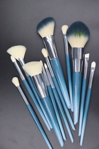 M1203 White Hair Sky Blue Gradient Handle Makeup Brush Set