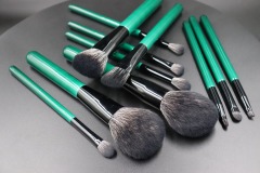 M1103 Gray Gradient Hair Black Green Handle without PS