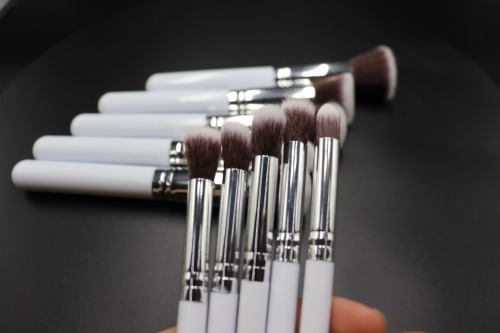 MEIKCO makeup brush set premium synthetic powder foundation contour blush concealer eye shadow blending liner make up brush kit white color
