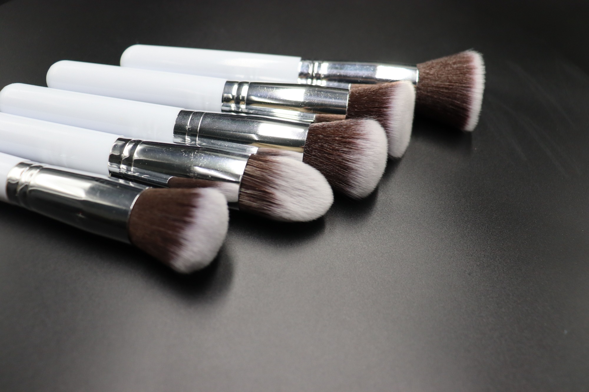 MEIKCO makeup brush set premium synthetic powder foundation contour blush concealer eye shadow blending liner make up brush kit white color