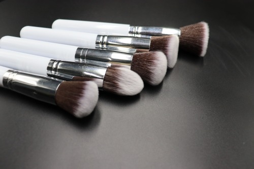 MEIKCO makeup brush set premium synthetic powder foundation contour blush concealer eye shadow blending liner make up brush kit white color