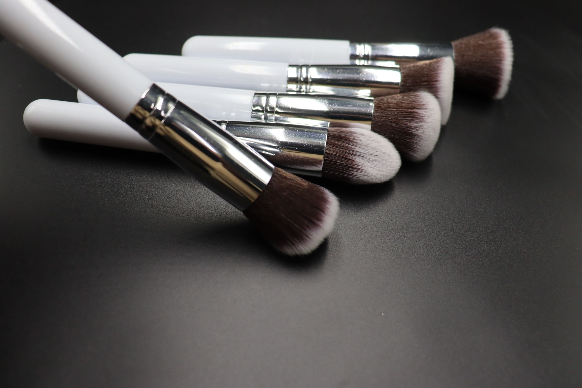 MEIKCO makeup brush set premium synthetic powder foundation contour blush concealer eye shadow blending liner make up brush kit white color