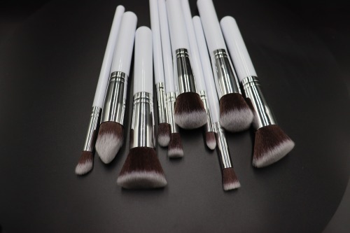 MEIKCO makeup brush set premium synthetic powder foundation contour blush concealer eye shadow blending liner make up brush kit white color