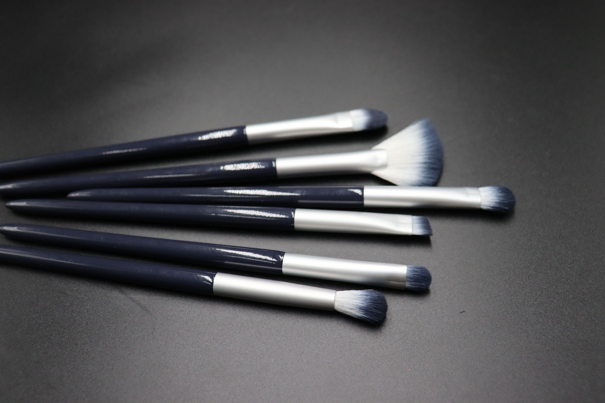 Makeup Brush Set for Foundation Blending Blush Concealer Eye Shadow, Cruelty-Free Synthetic Fiber Bristles, Travel Makeup bag Included