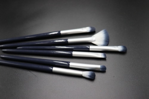 Makeup Brush Set for Foundation Blending Blush Concealer Eye Shadow, Cruelty-Free Synthetic Fiber Bristles, Travel Makeup bag Included