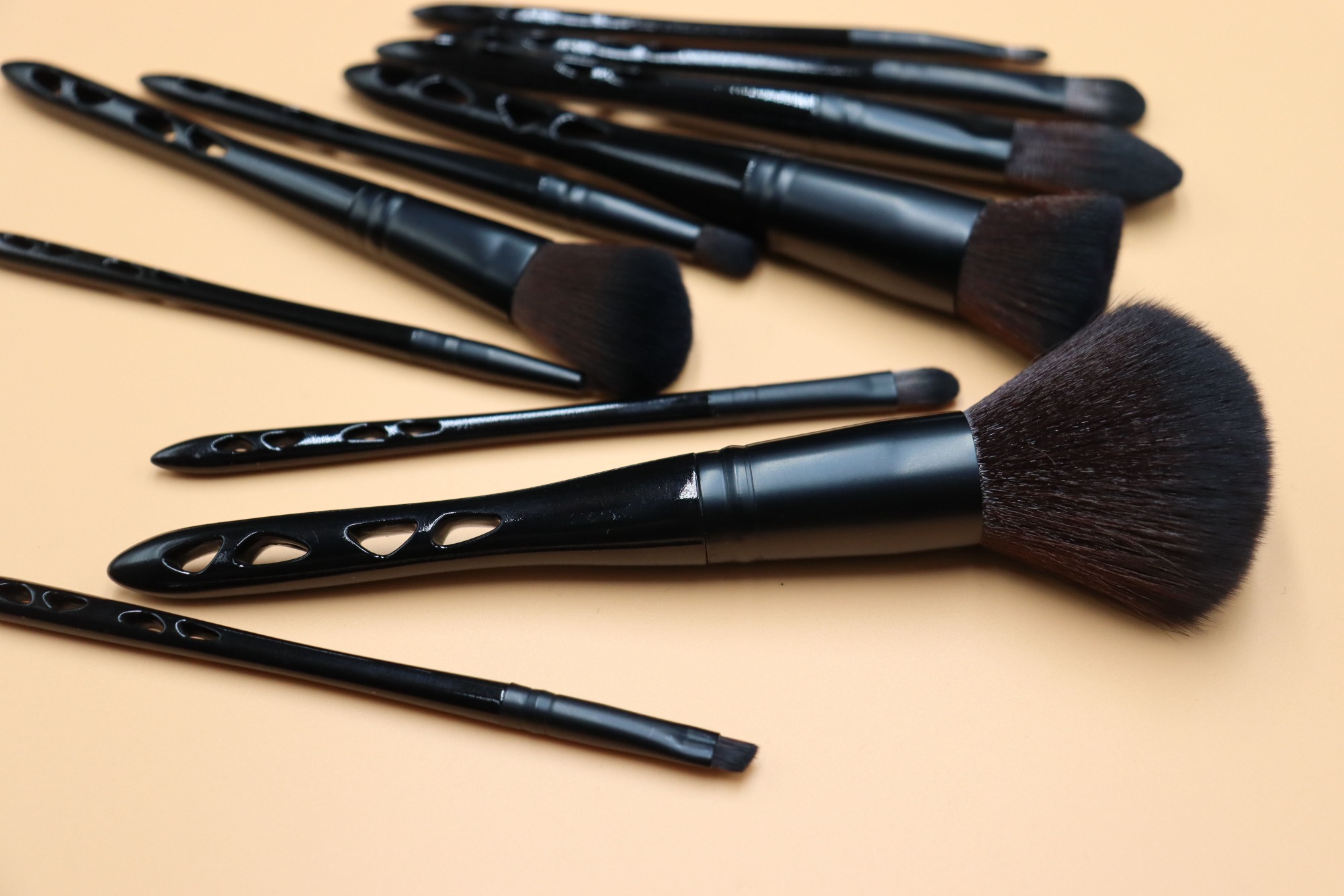 10Pcs Professional Vegan Wholesale Custom Logo Makeup Brush Manufacturer Luxury Label Black Makeup Brushes