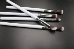 MEIKCO makeup brush set premium synthetic powder foundation contour blush concealer eye shadow blending liner make up brush kit white color