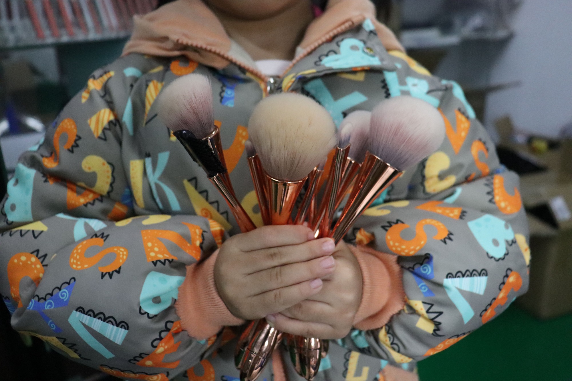 Flower-shaped rose gold drop-shaped handle makeup brush set 11 pcs can be used as ornaments