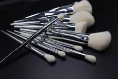 Factory latest design full body technology sense metal silver handle 11pcsmakeup brush set