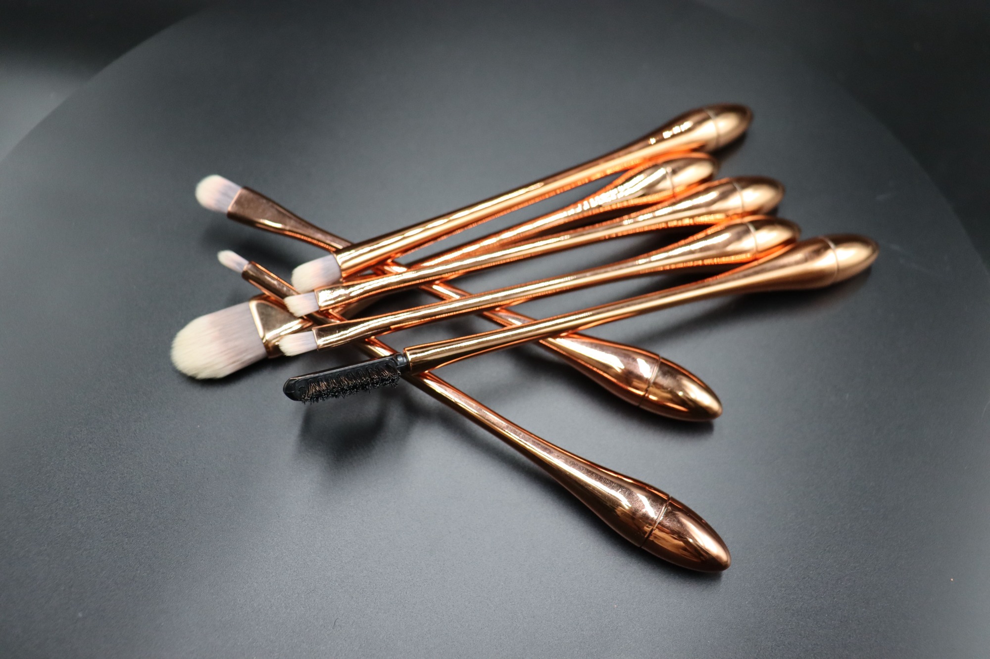 Flower-shaped rose gold drop-shaped handle makeup brush set 11 pcs can be used as ornaments