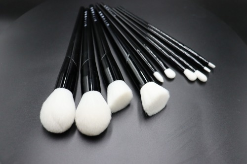 MEIKCO Professional Makeup Brushes Wooden Handle Cosmetics Brushes Foundation Concealer Powder Face Eye Make up Brushes Kit, Black