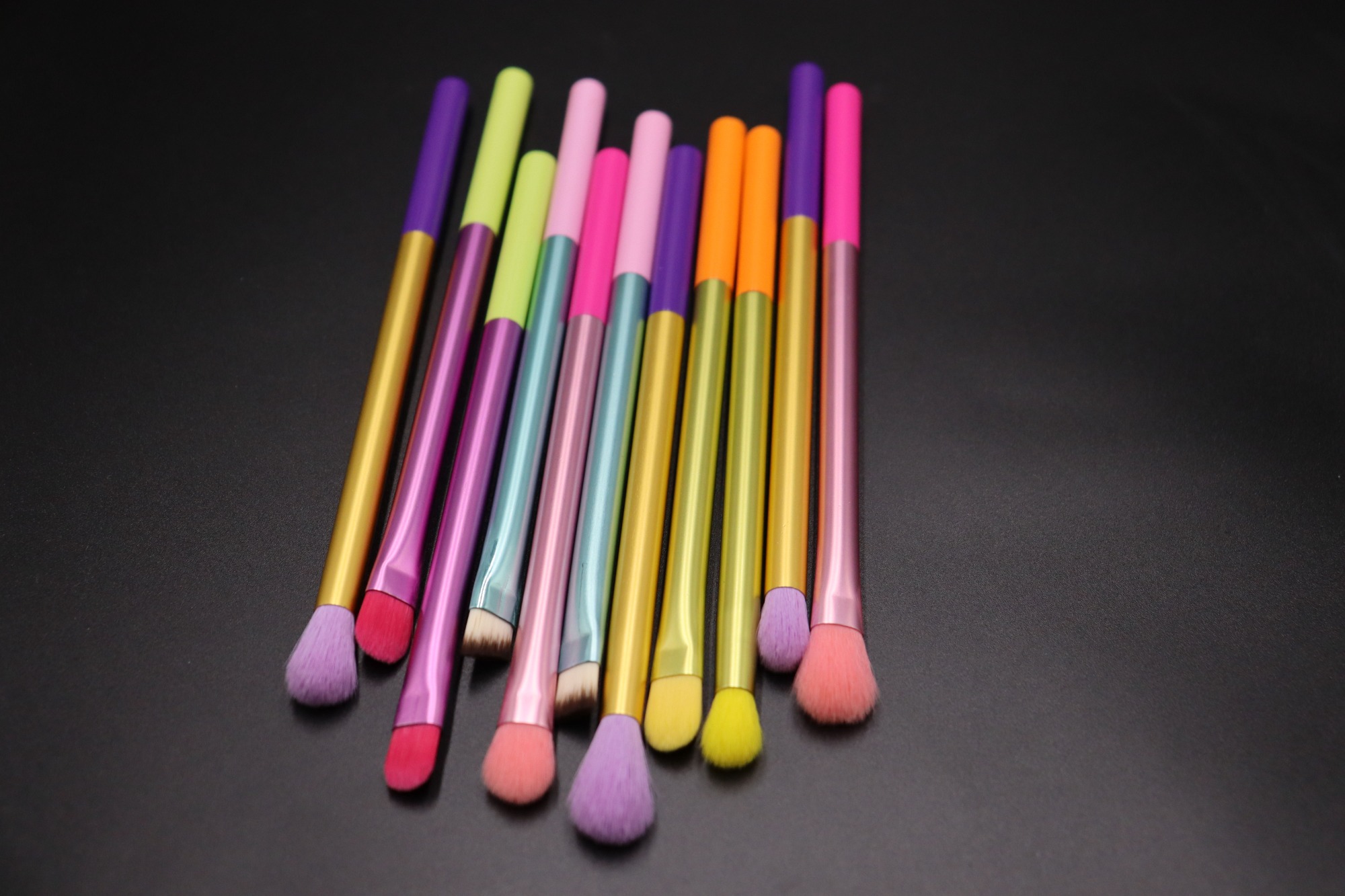 MEIKCO full color Makeup Brushes 14 Pcs Colourful Makeup Brush Set Synthetic Kabuki Foundation Blending Face Powder Blush Concealers Eyeshadow Rainbow Make Up Brush Set