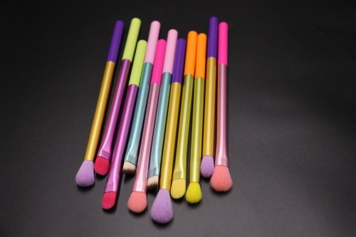 MEIKCO full color Makeup Brushes 14 Pcs Colourful Makeup Brush Set Synthetic Kabuki Foundation Blending Face Powder Blush Concealers Eyeshadow Rainbow Make Up Brush Set