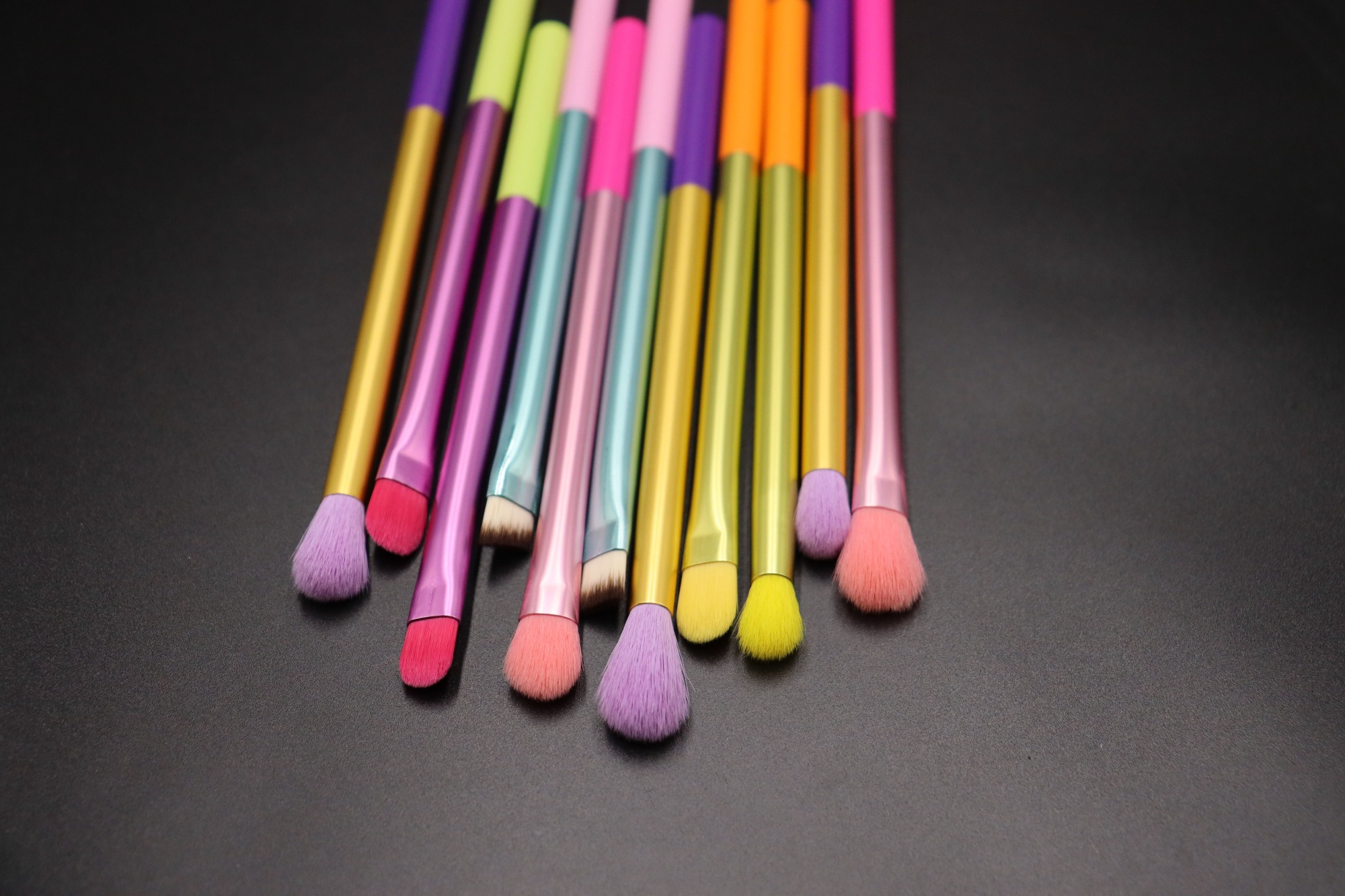 MEIKCO full color Makeup Brushes 14 Pcs Colourful Makeup Brush Set Synthetic Kabuki Foundation Blending Face Powder Blush Concealers Eyeshadow Rainbow Make Up Brush Set