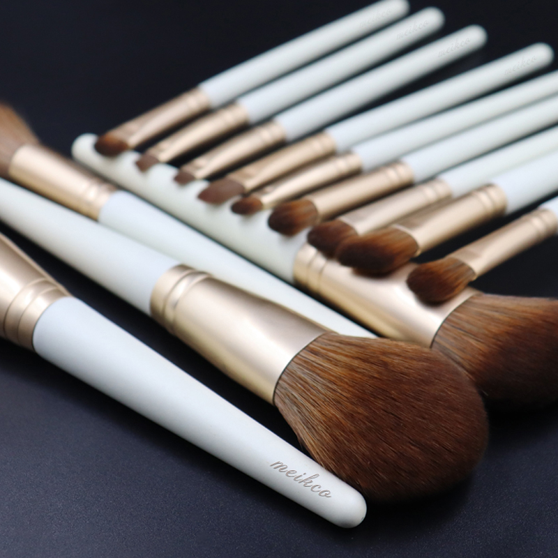 What are the different types of foundation brushes available in the market, and what are their respective uses?