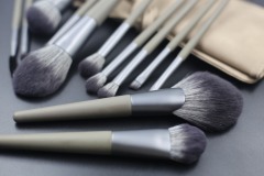 M1208 12 pcs of khaki makeup brushes can be packaged with different materials