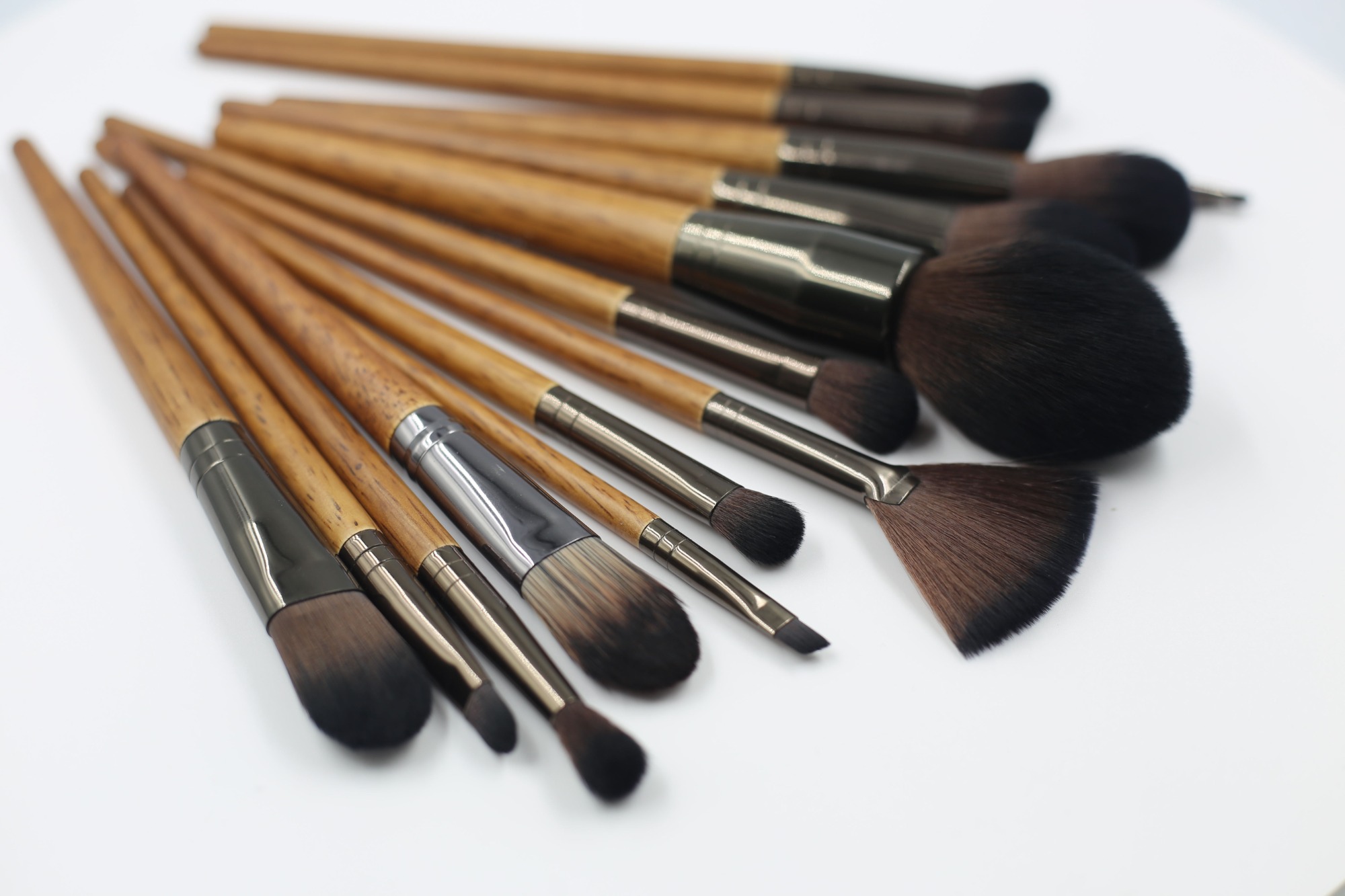 M1404 14 pcs of brown aluminum tube with bamboo handle