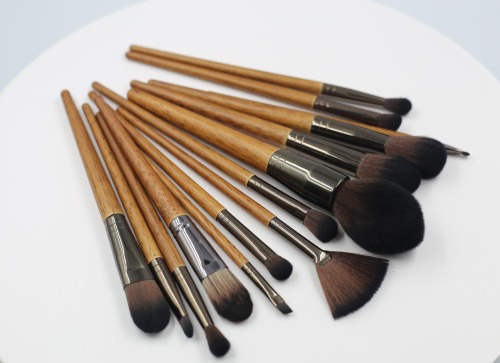 M1404 14 pcs of brown aluminum tube with bamboo handle