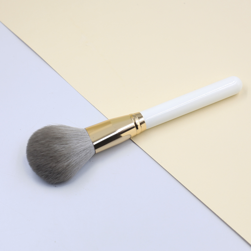 Customized large loose powder brush with logo feels good and ultra-light