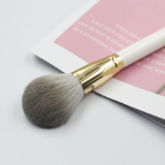 Customized large loose powder brush with logo feels good and ultra-light