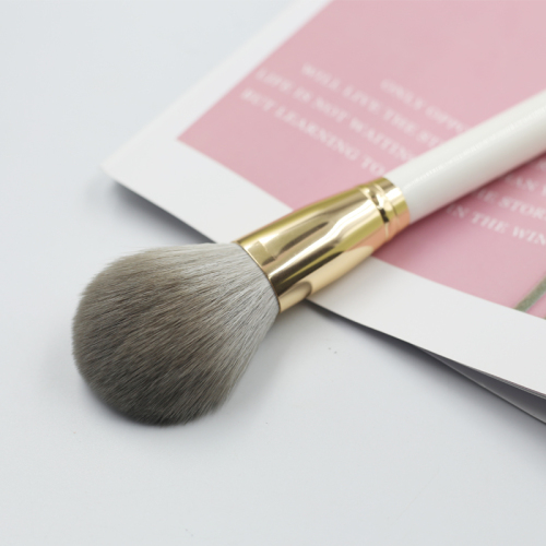 Customized large loose powder brush with logo feels good and ultra-light