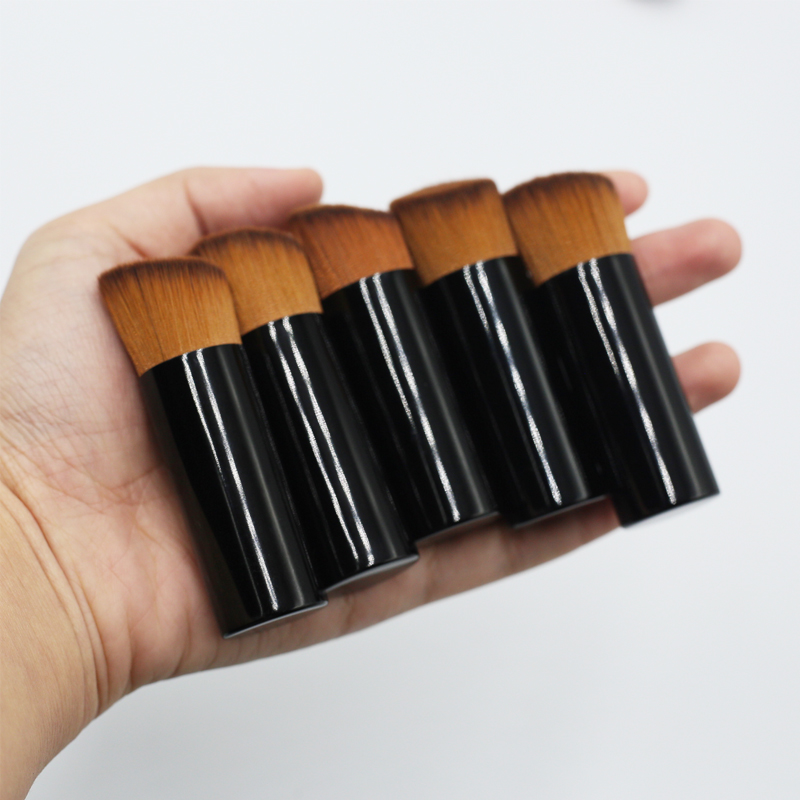 Portable mini foundation brush with opp packaging can be customized ogo