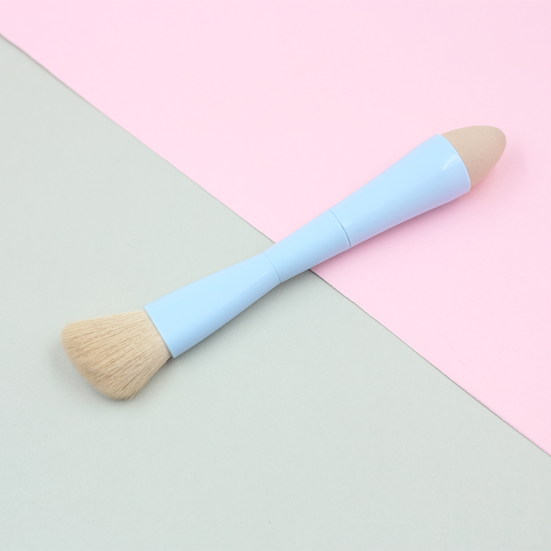 Four-in-one multi-function makeup brush portable makeup brush can change color