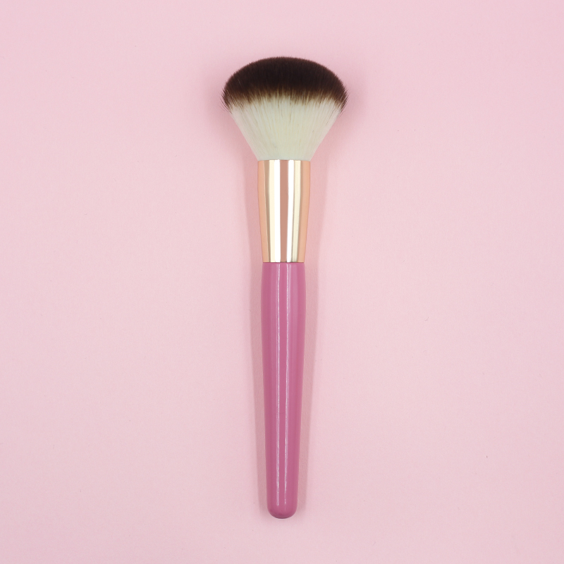 Combination of foundation make-up brush and liquid foundation