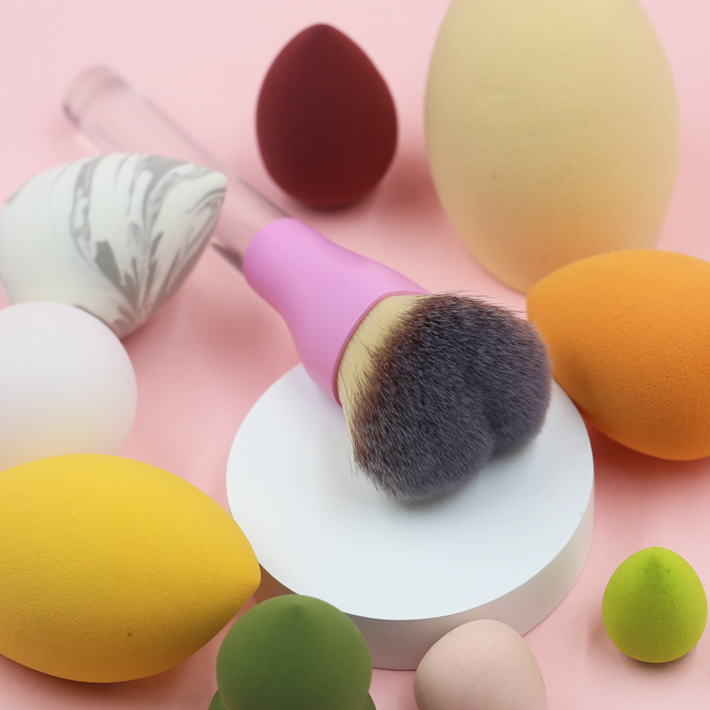 Heart brush shape Peach-shaped brush can be used as loose powder brush blush brush