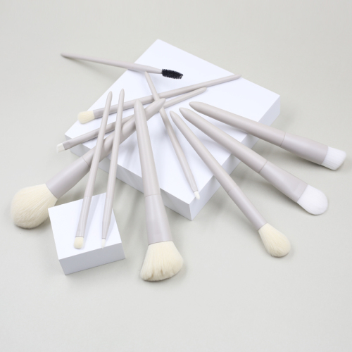 M1114 Factory custom skin-friendly gray hairy white handle make-up brush set