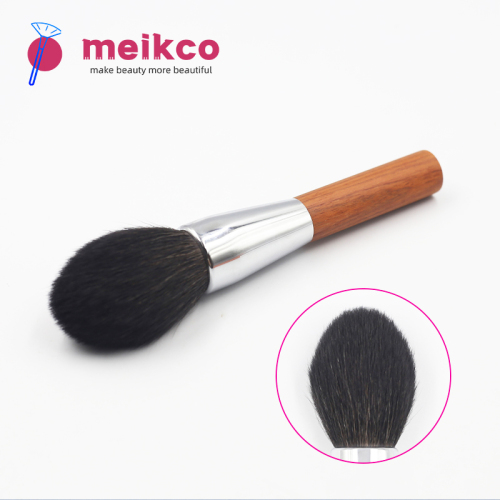 Squirrel hair animal hair with strong grasping ability and loose powder brush