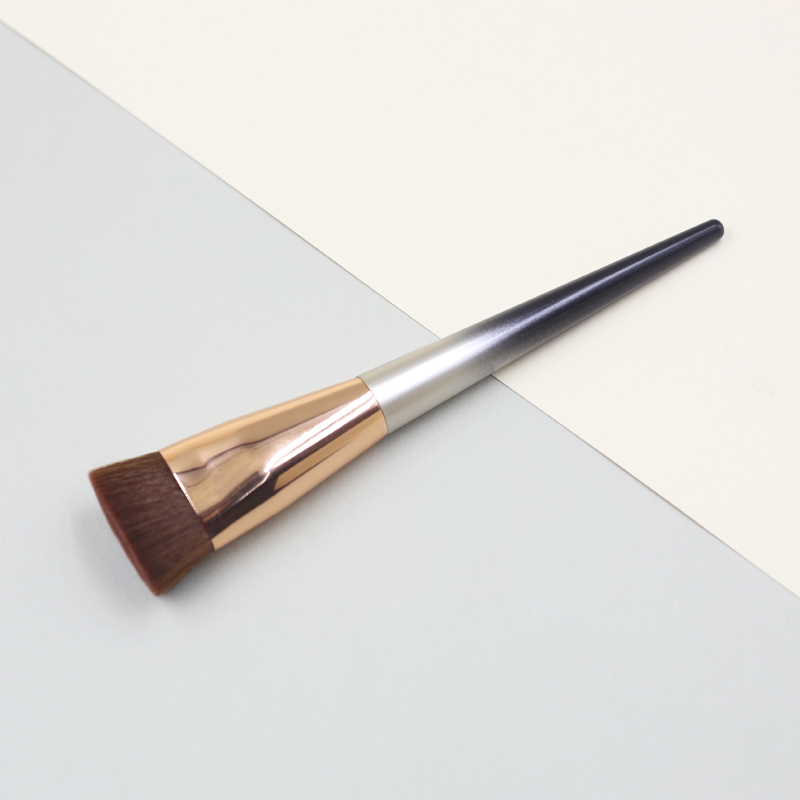 Factory customized flat head liquid foundation brush with private logo