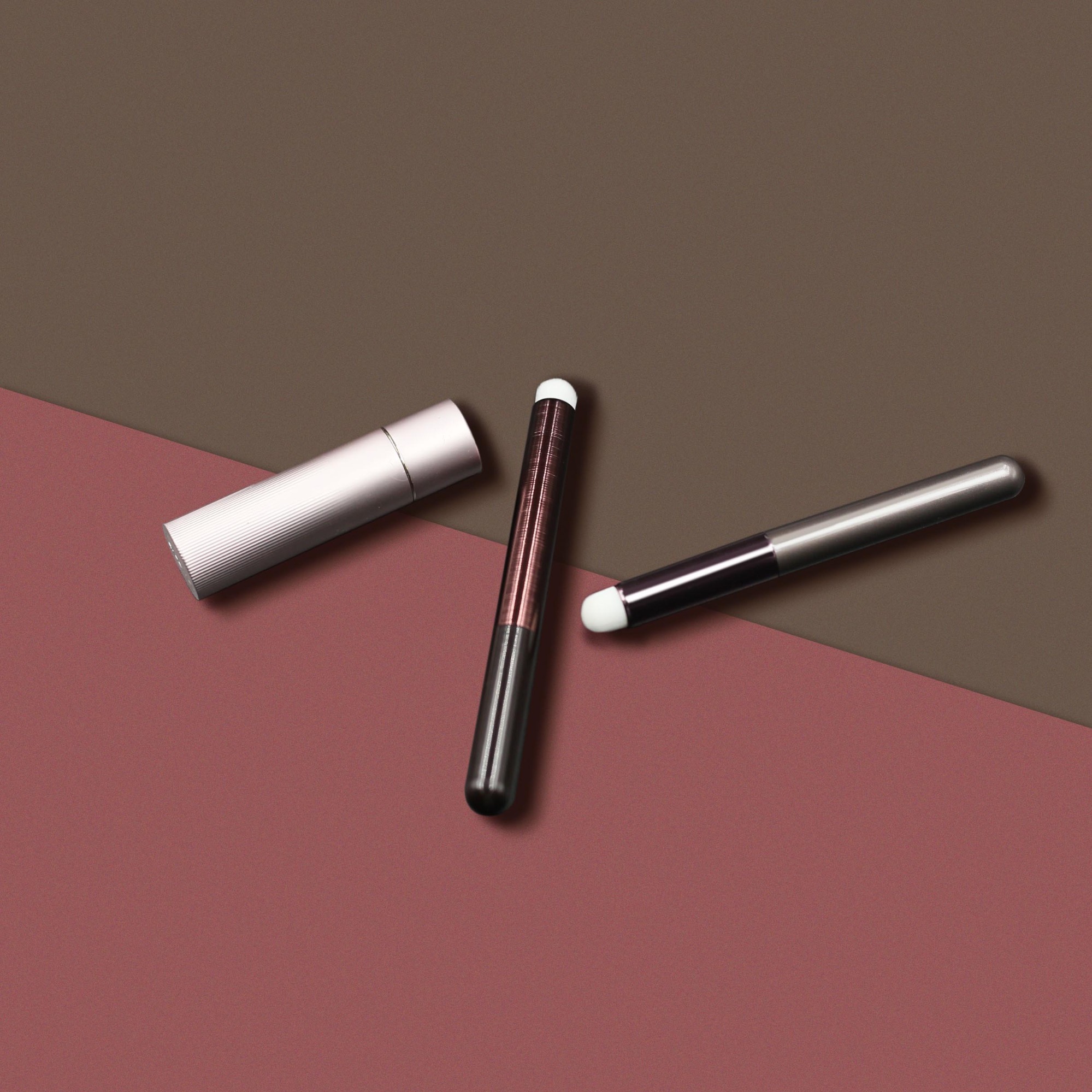 High quality round lip brush with wooden or plastic handle