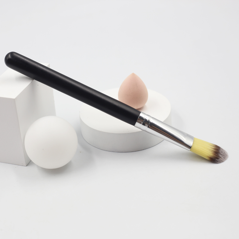 High quality wooden handle thickened aluminum tube tongue shaped small foundation brush