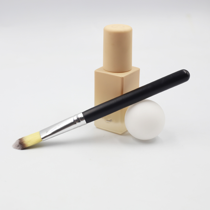 High quality wooden handle thickened aluminum tube tongue shaped small foundation brush