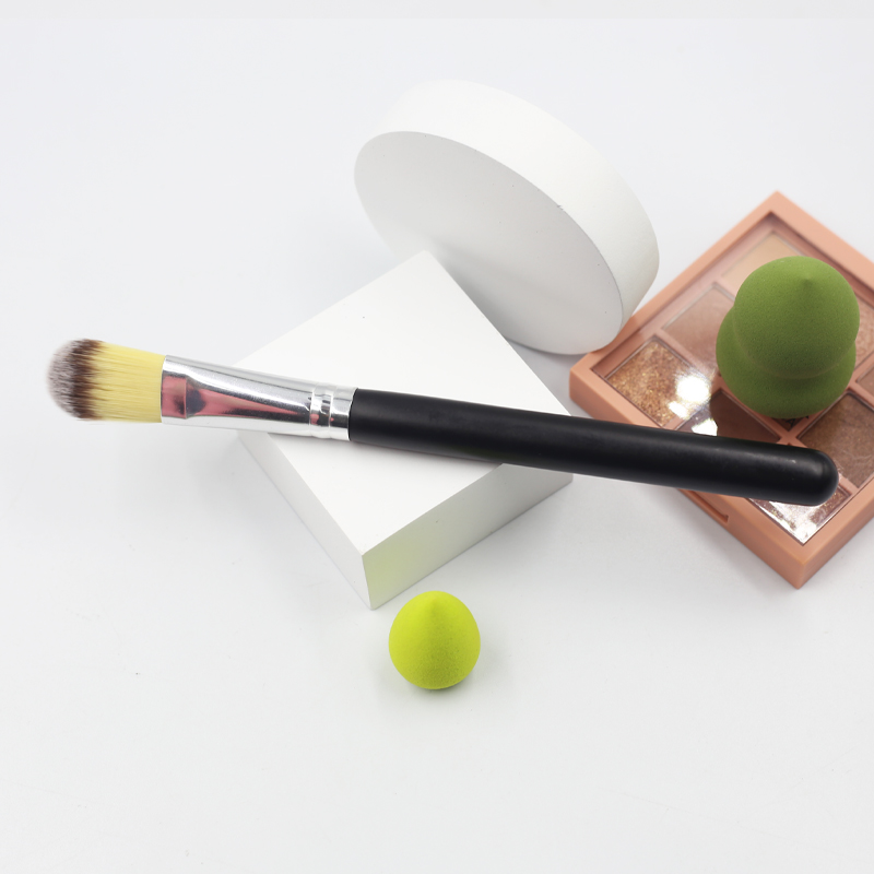 High quality wooden handle thickened aluminum tube tongue shaped small foundation brush