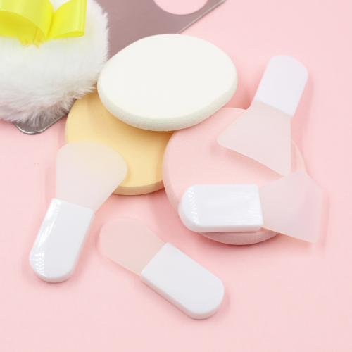 Multiple Shapes White Short Mini Silicone Spatula Brush Cosmetic Brush For Skin Care Cream Liquid Foundation