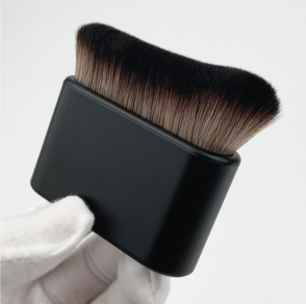 Wholesale high quality curved bristles Rose Gold Pink black white glossy matte wooden handle easy to carry mask brush Skincare brush