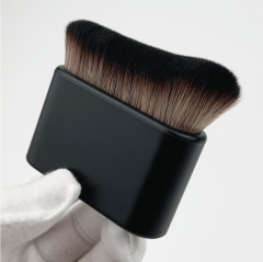 Wholesale high quality curved bristles Rose Gold Pink black white glossy matte wooden handle easy to carry mask brush Skincare brush