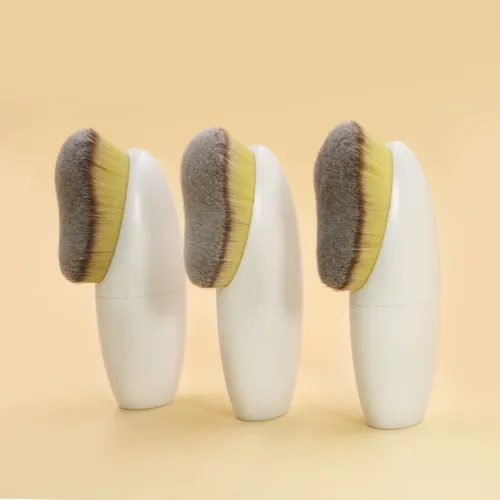 High quality Skin Friendly curved Tight bristles Black White handle Easy to Carry Body Brush Tanning Brush Free sample