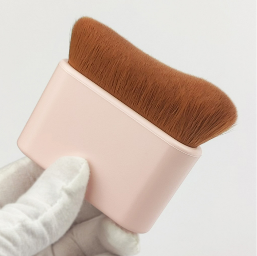 Wholesale high quality curved bristles Rose Gold Pink black white glossy matte wooden handle easy to carry mask brush Skincare brush