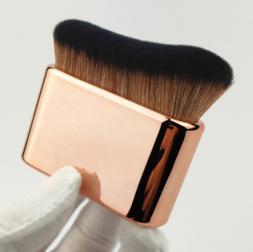 Wholesale high quality curved bristles Rose Gold Pink black white glossy matte wooden handle easy to carry mask brush Skincare brush