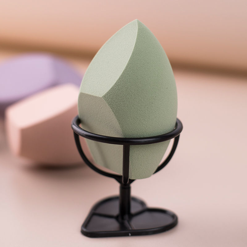 Multi-faceted beauty sponge can be used wet or dry