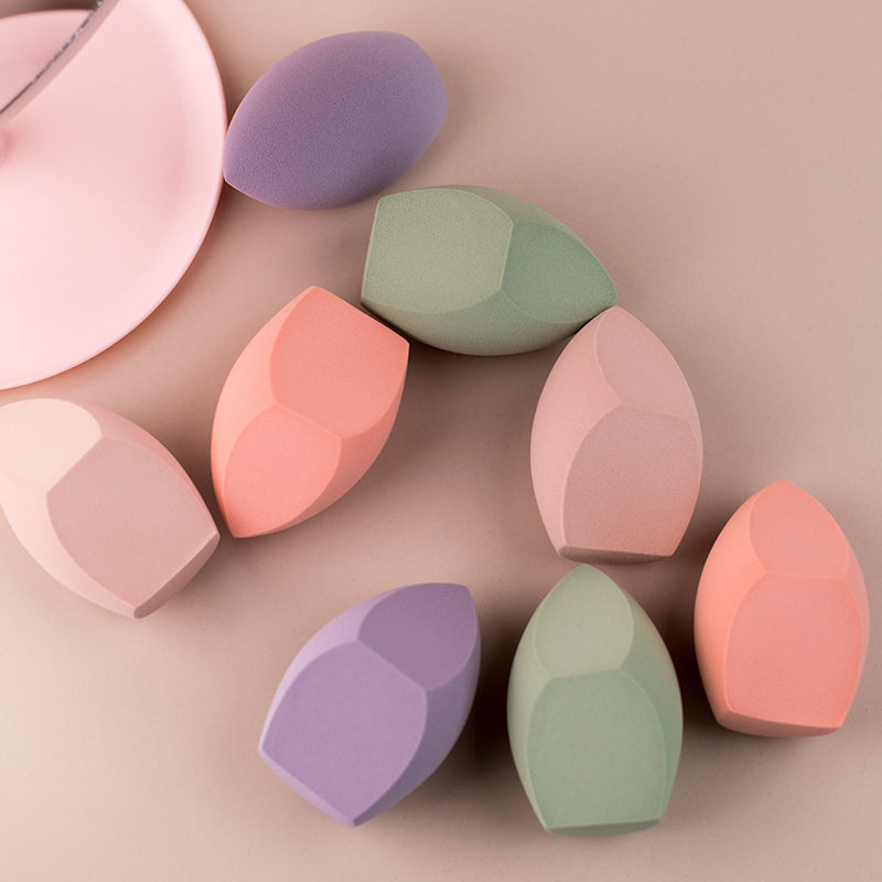 Multi-faceted beauty sponge can be used wet or dry