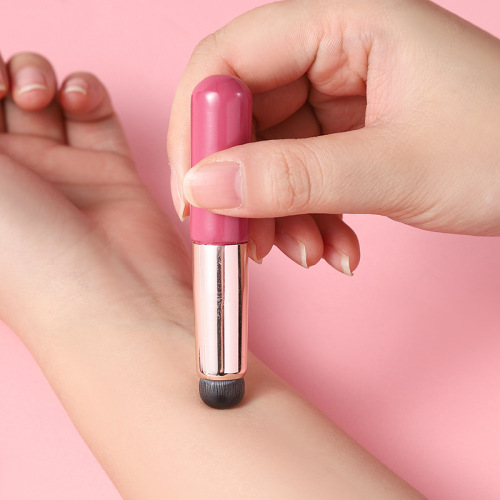 Silicone soft lip brushes of different sizes can be customized with materials and logo printing